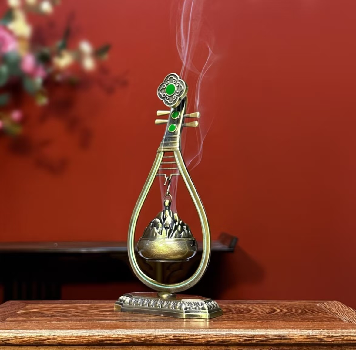 Pipa‑Shaped Hanging Incense Burner, Alloy Chinese Traditional Musical Instrument Censer for Home Tea Room Decor - Image 3